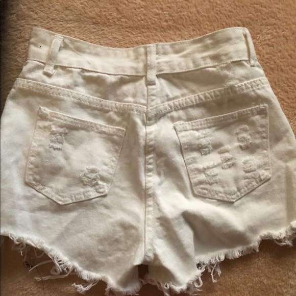 High waist distressed shorts with fringe NWOT - Picture 3 of 7